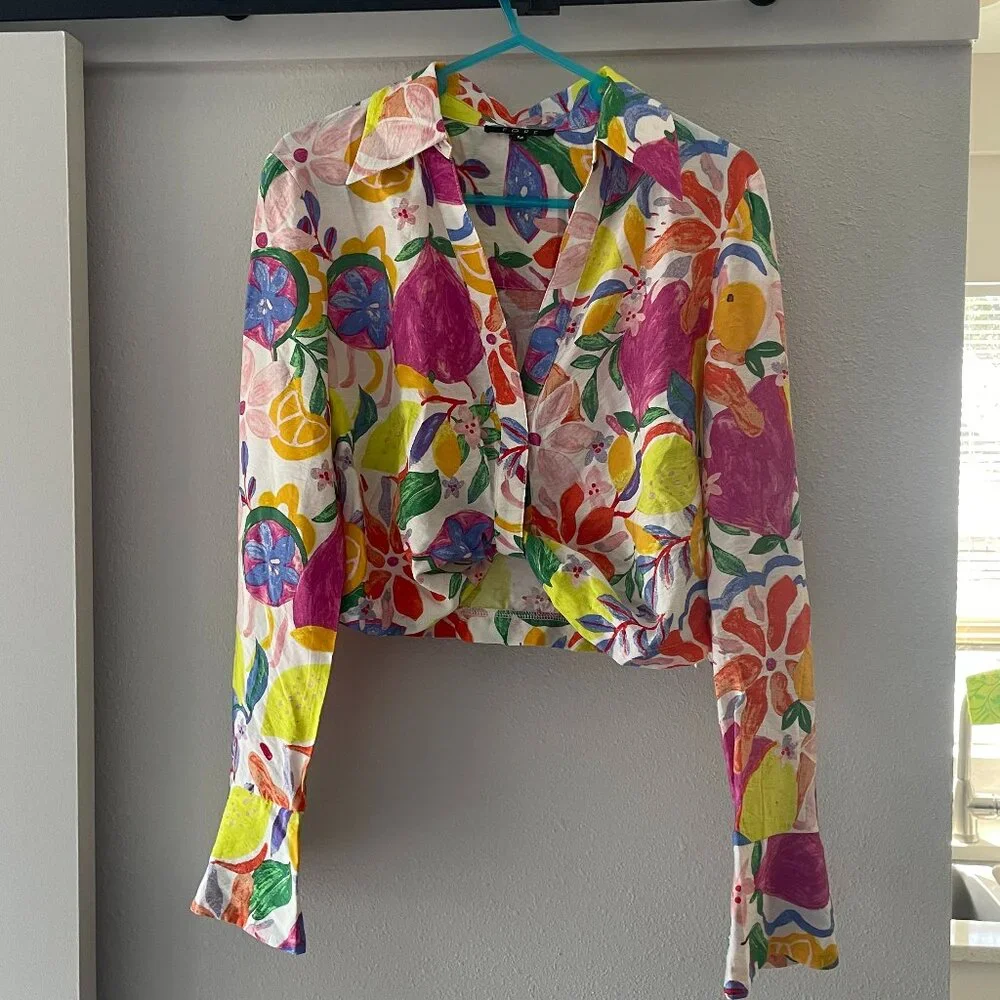 NWOT Fore Multicolored Bell Sleeve V-Neck Blouse - Picture 2 of 9